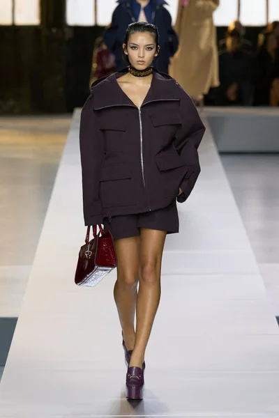 Look 39